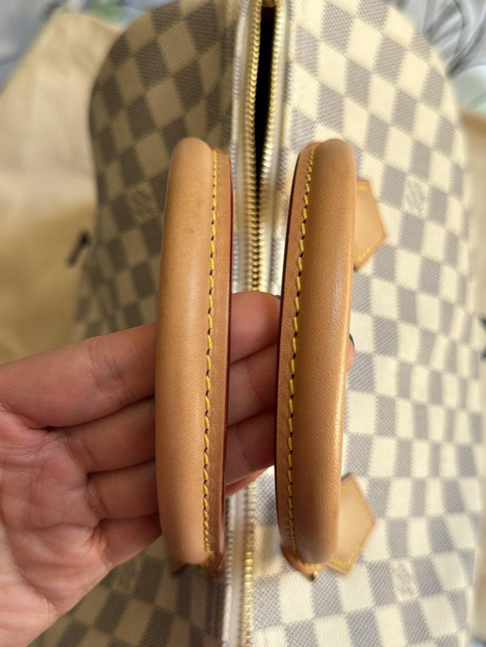 Louis Vuitton Damier Speedy 30 - Picture 4 of 10